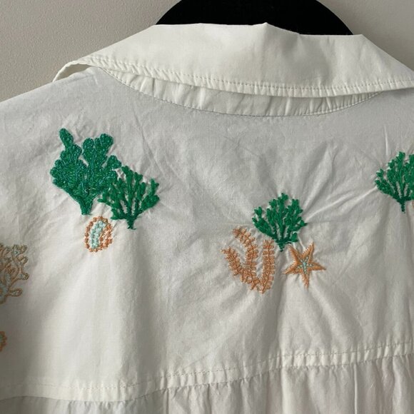 Maeve White Crop Top with Colorful Coral Print - Picture 5 of 9